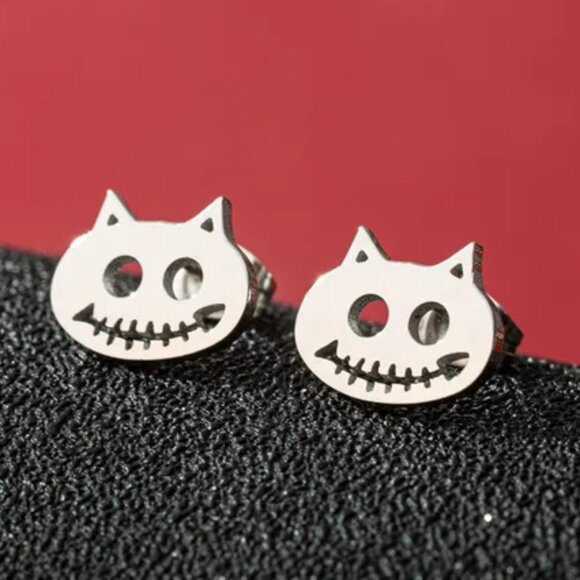 Boutique Jewelry - Little Silver Cat Pumpkin Halloween Stud Earrings